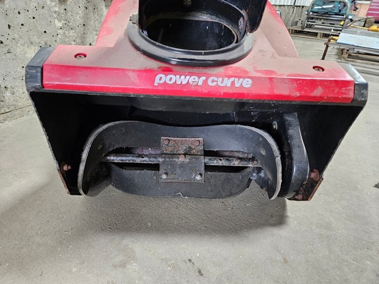 #155-•-toro-ccr1000-snow-thrower-image-5
