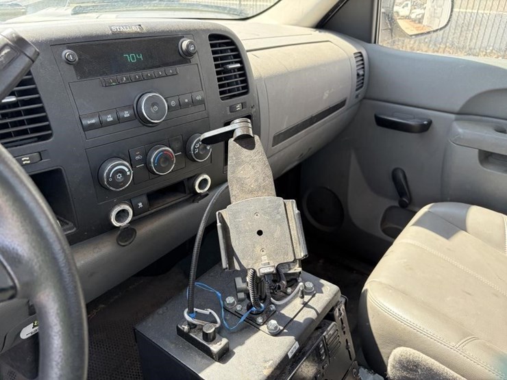 2011-chevrolet-silverado-2500-image-18