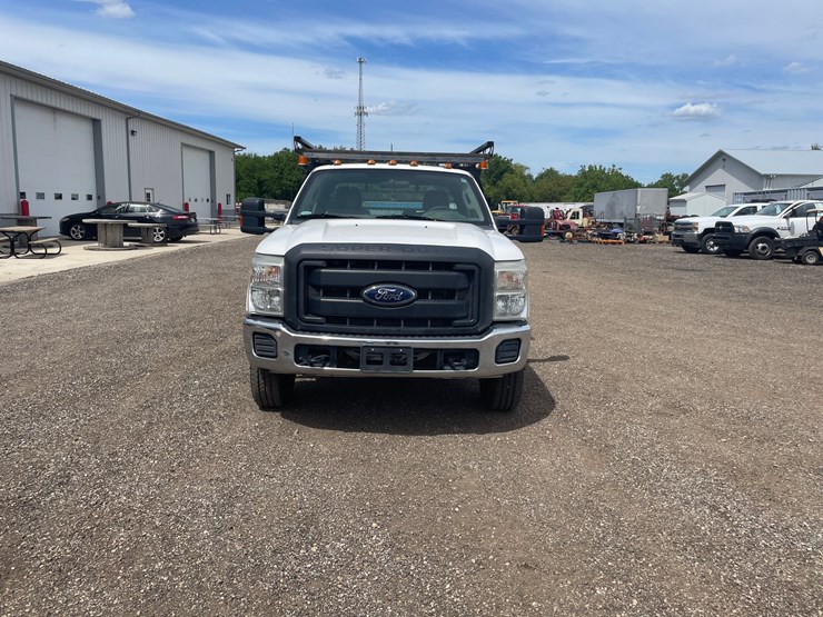 2012-ford-f350-xl-image-2