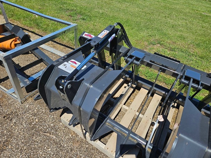 #327-•-2026-stout-72-8-skid-steer-72"-grapple-bucket-image-9