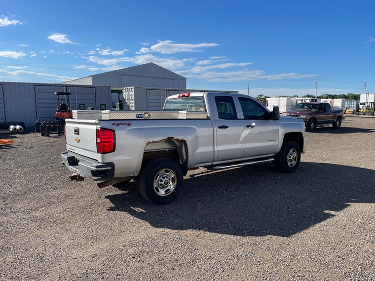 2015-chevrolet-2500-image-6