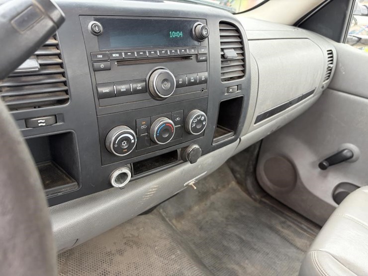 2009-chevrolet-silverado-3500-image-16