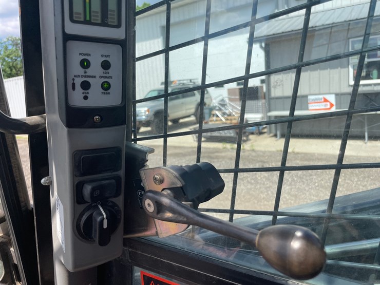 2018-new-holland-c232-image-29