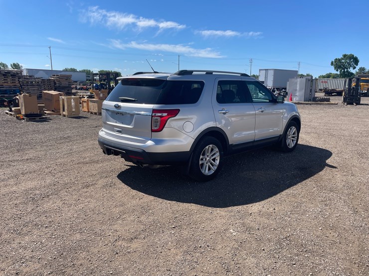 2014-ford-explorer-image-5