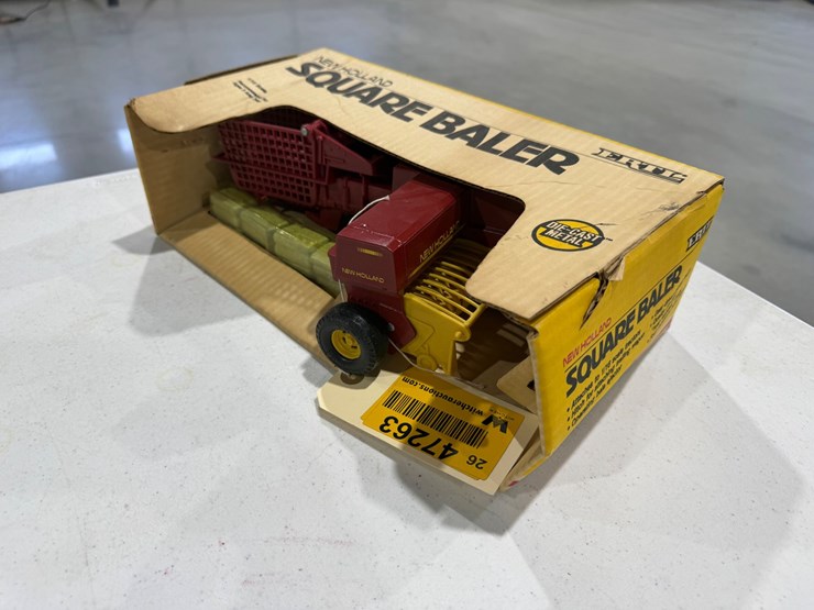 #47263-•-new-holland-square-baler-vintage-toy-image-1