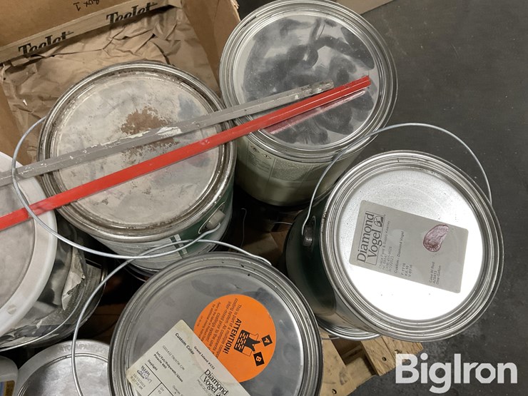 assorted-paints-&-tools-image-12