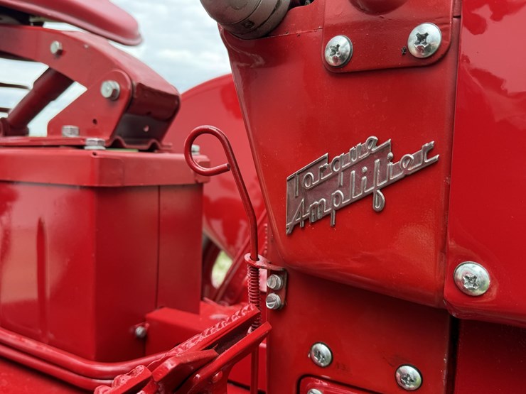 1954-farmall-international-300-image-24