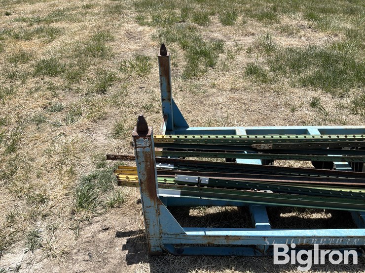 shipping-stand-&-t-posts-image-11