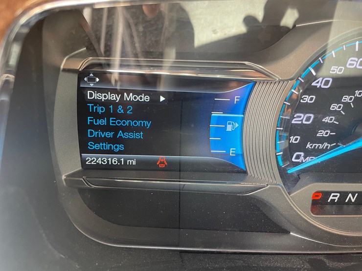 #2858-•-2015-ford-taurus-limited-(has-wi-title)-image-32