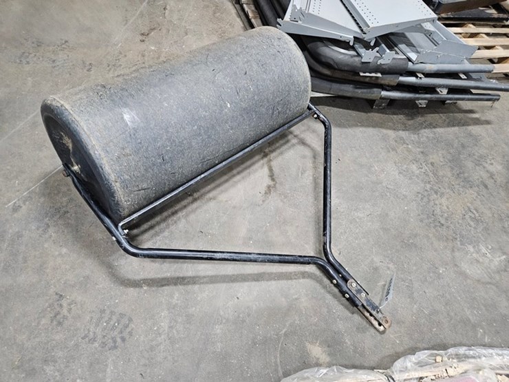 #333-•-40"-pull-behind-lawn-roller-image-10