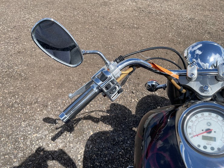#2903-•-2004-yamaha-vstar-1100-motorcycle-(has-wi-title)-image-8