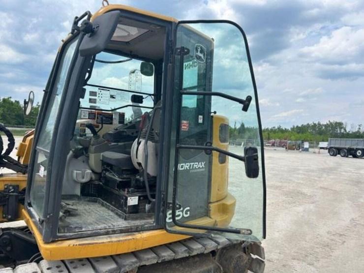2014-deere-85g-image-21