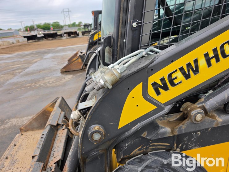 2021-new-holland-l328-image-13