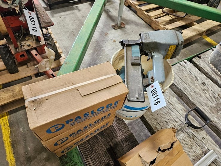 #116-•-paslode-pneumatic-staple-gun-and-staples-image-9