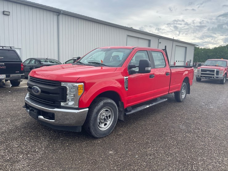 2019-ford-f250-xl-image-1