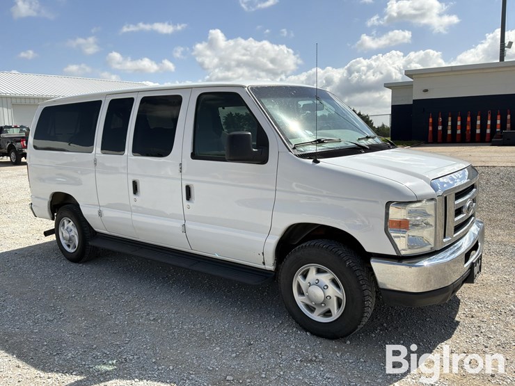 2014-ford-e350-xlt-image-3
