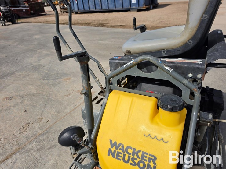 wacker-neuson-crt36-ride-on-trowel-image-12