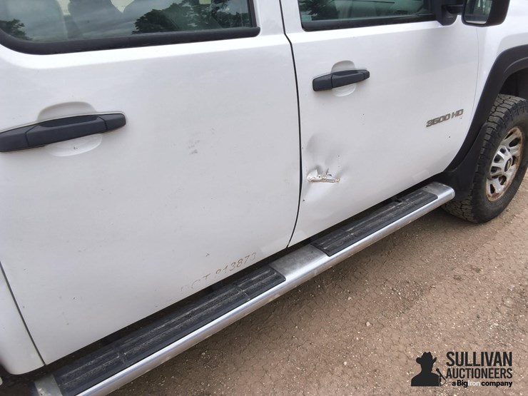 2012-chevrolet-silverado-3500-image-19