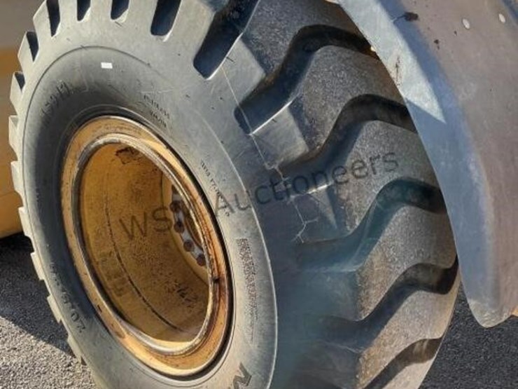 2017-deere-624k-image-9
