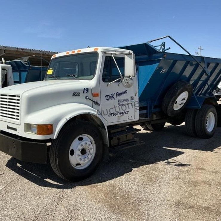 2000 INTERNATIONAL 4700