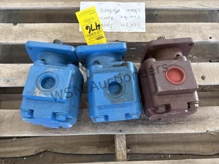 versa-spreader-trailer-hydraulic-chain-motors-image-3