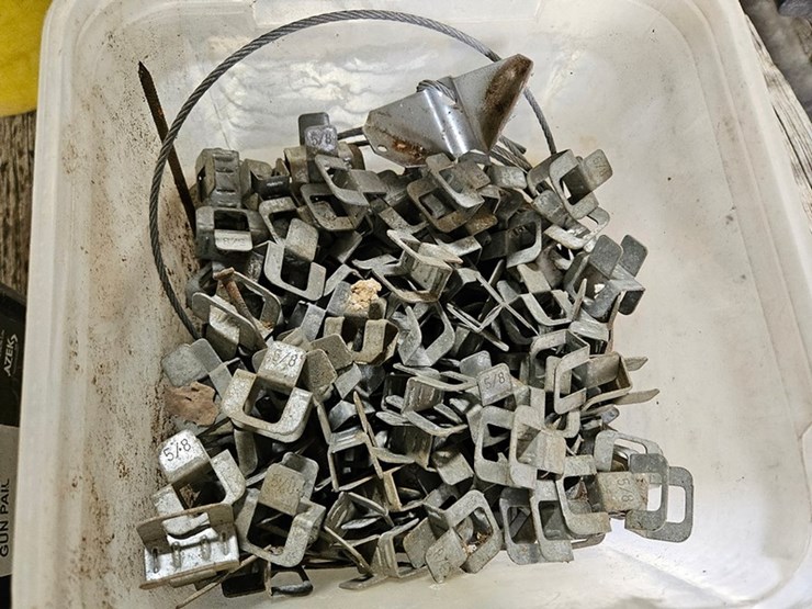 #148-•-assorted-fasteners-image-3