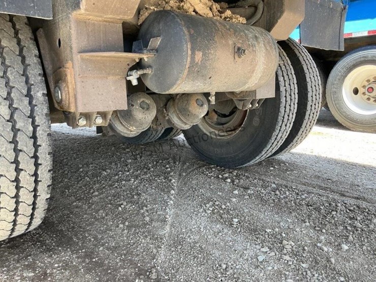 2020-versa-v-bottom-spreader-trailer-image-17