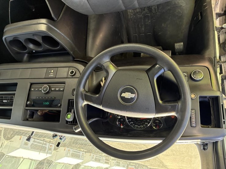 2008-chevrolet-express-3500-image-17