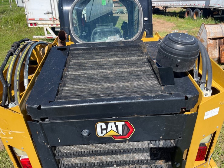 2020-caterpillar-246d3-image-29