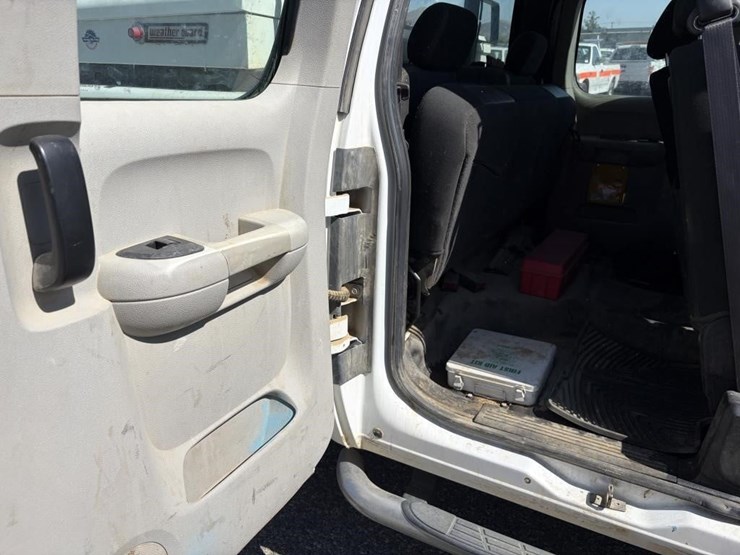 2012-gmc-sierra-2500-image-11