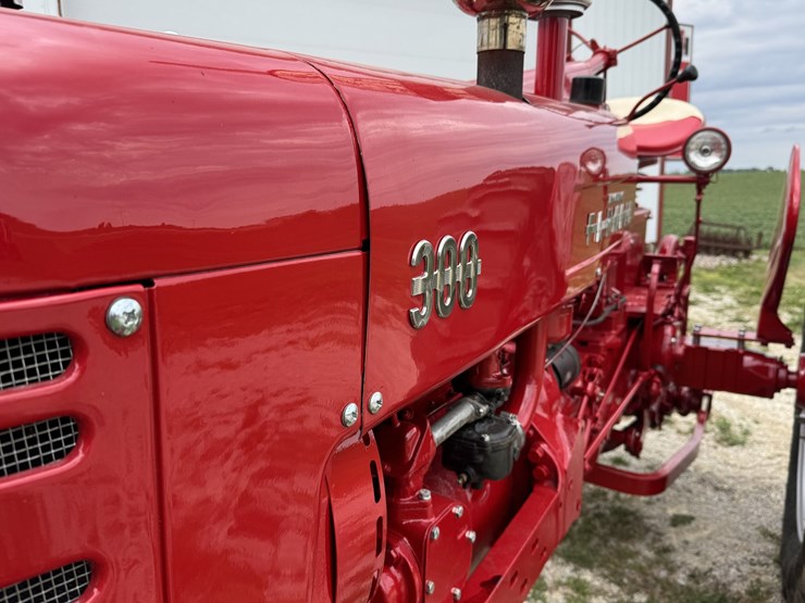 1954-farmall-international-300-image-11