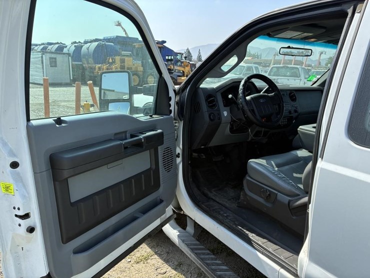 2011-ford-f250-image-15