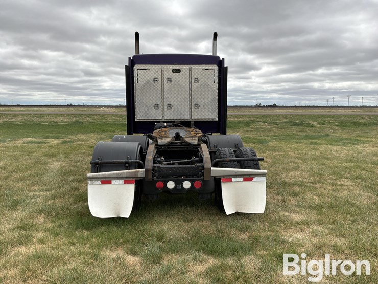 2019-kenworth-w900-image-6