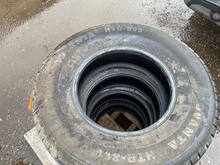 #2838-•-set-of-(4)-tires-image-2