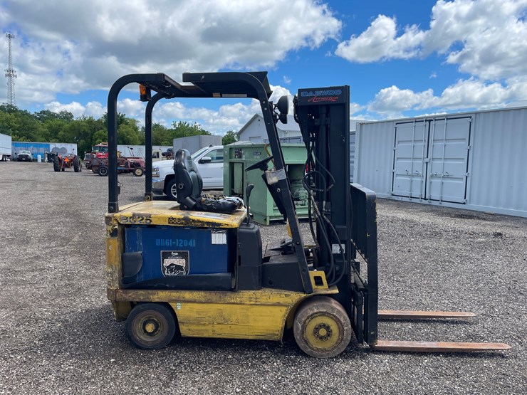 #2949-•-daewoo-electric-forklift-image-4