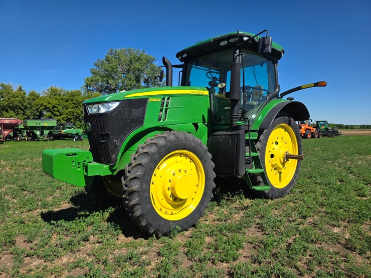 john-deere-7230r-image-8