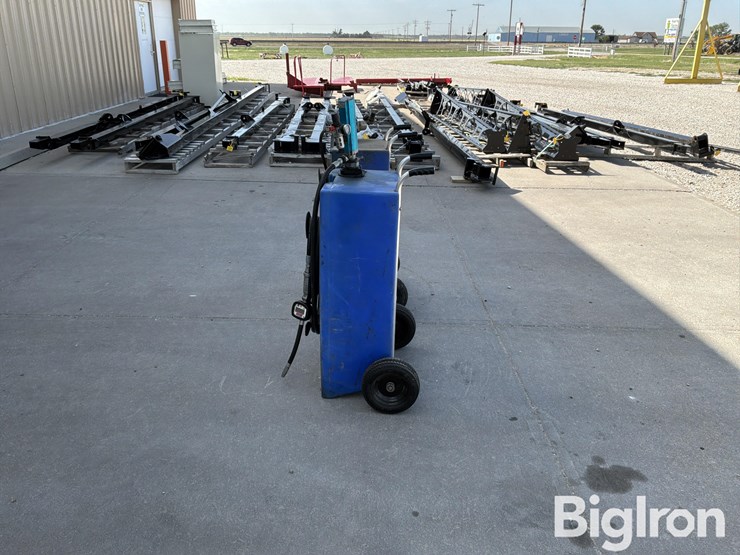 lincoln-oil-dispenser-tanks-image-8