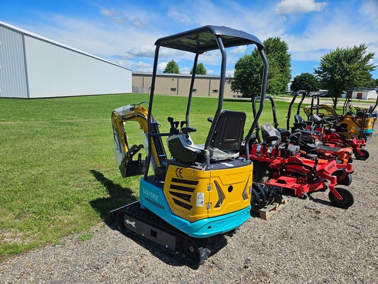 #319-•-2025-cfg-mx15r-mixi-excavator-image-3