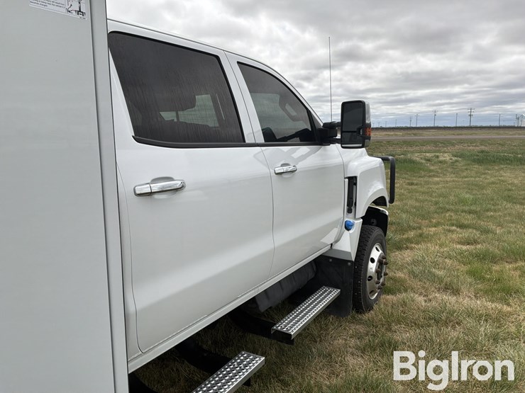 2022-chevrolet-silverado-6500-hd-/-gm515-4x4-crew-cab-service-truck-image-17