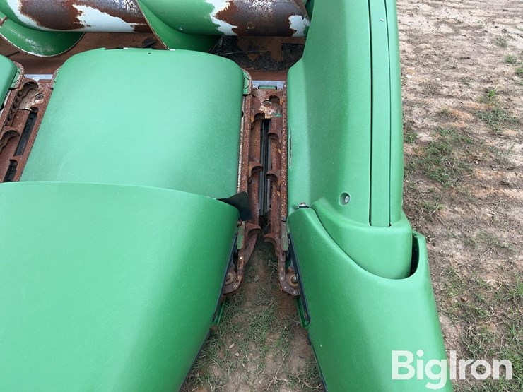 2018-john-deere-708c-image-11