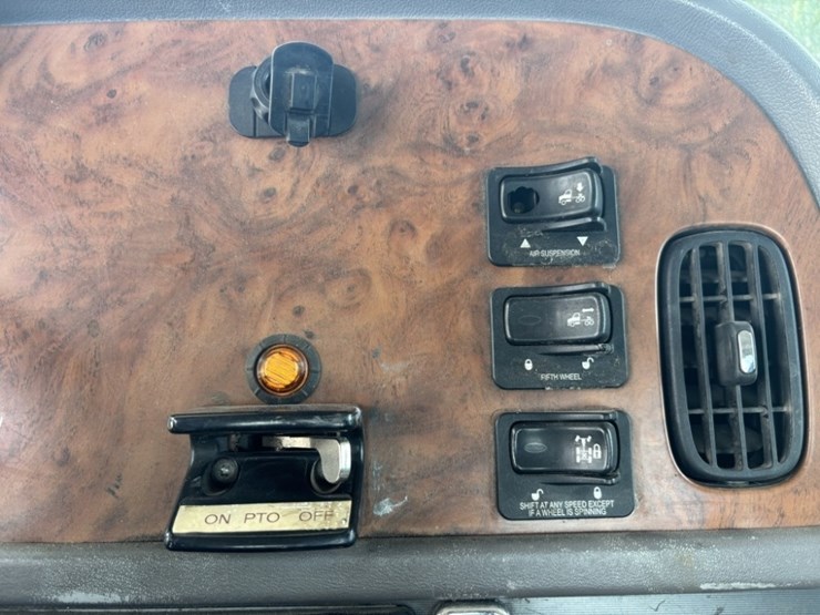 2007-peterbilt-386-image-32