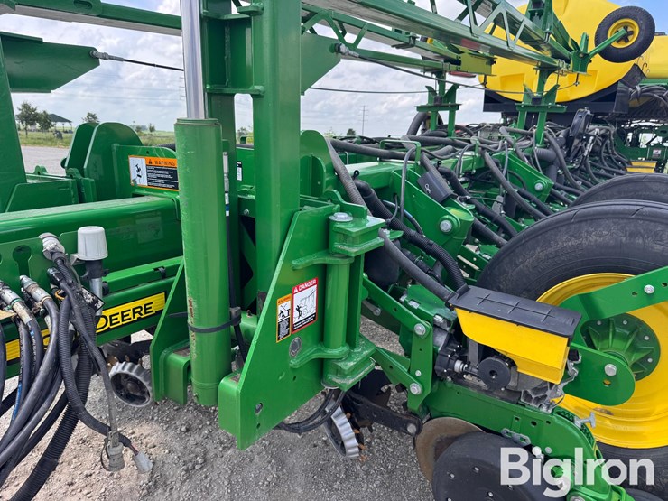 2020-john-deere-1775nt-image-15