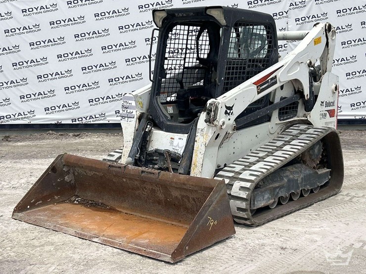 2021-bobcat-t740-image-1