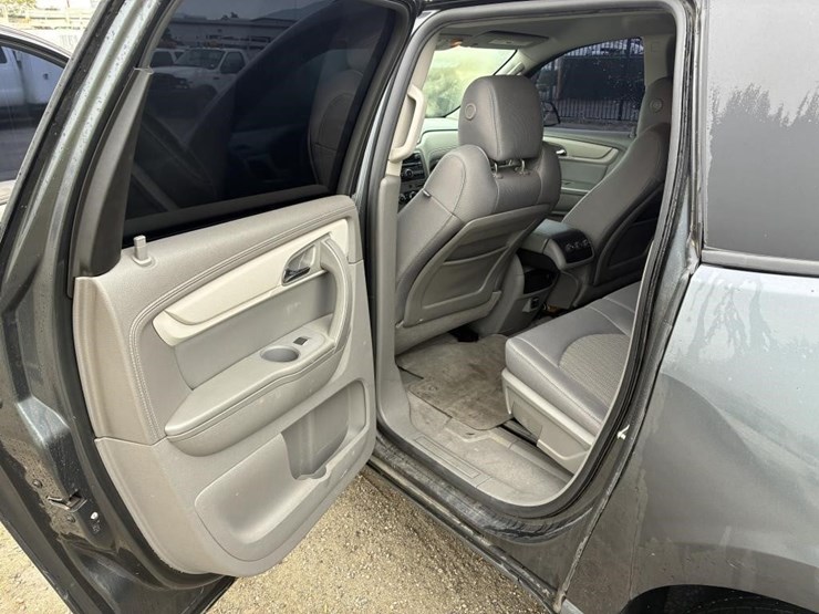 2014-chevrolet-traverse-image-13