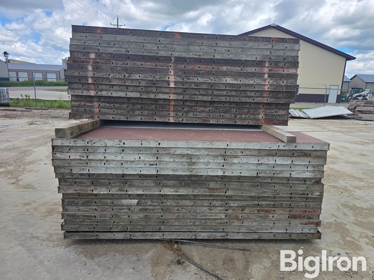 8'-concrete-wall-forms-image-2