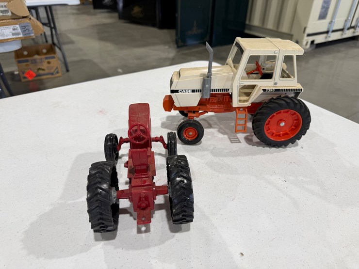 #47262-•-case-2390-vintage-tractor-toy-image-4
