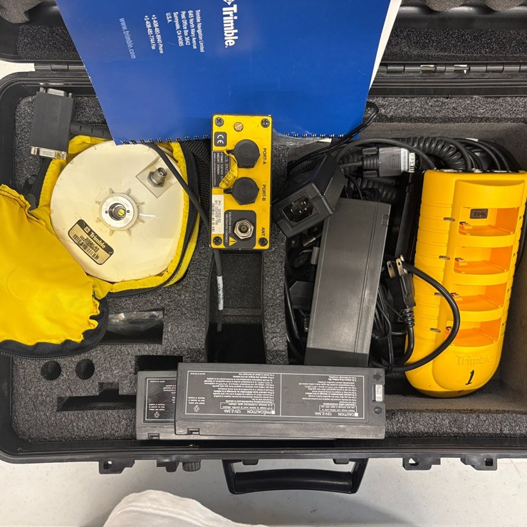 #3505 • Trimble GPS System | Located in St. Rose, LA