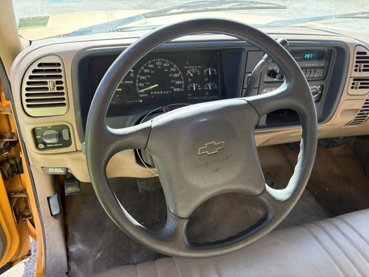 1995-chevrolet-cheyenne-3500-image-16