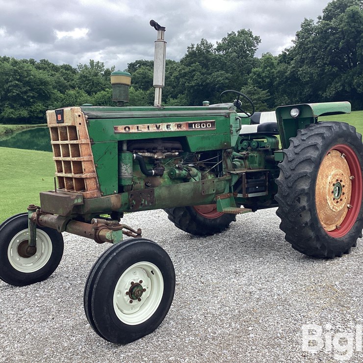 1963 OLIVER 1600