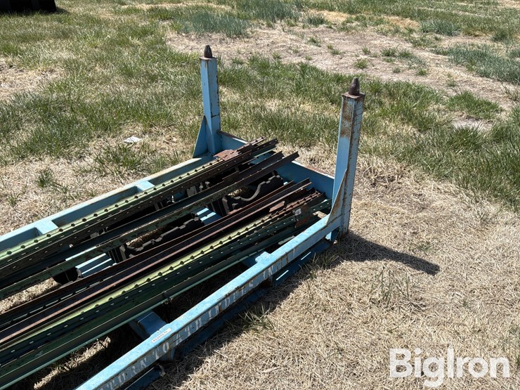 shipping-stand-&-t-posts-image-12